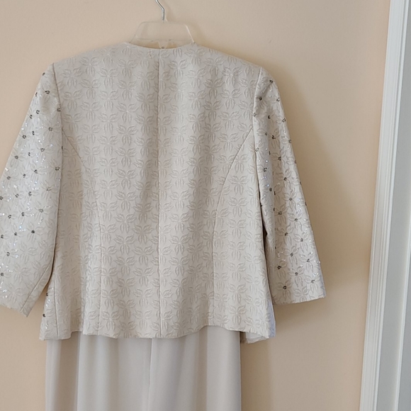 Formal dress sleeveless with Jacket - Picture 6 of 9